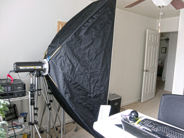Photograph of OEC EZ stand speed ring test setup with White Lightning x3200 and Chimera Pro II large strip box by Peter Free for his review of the speed ring.
